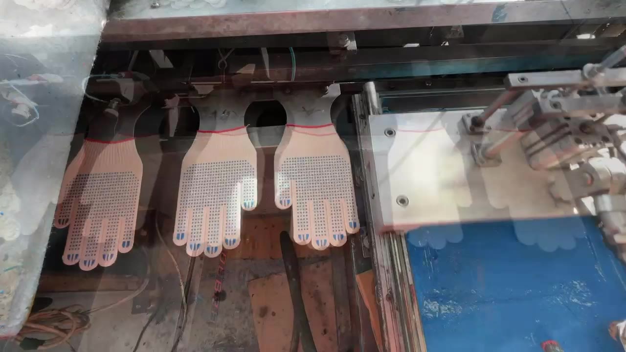 Нанесение ПВХ покрытия